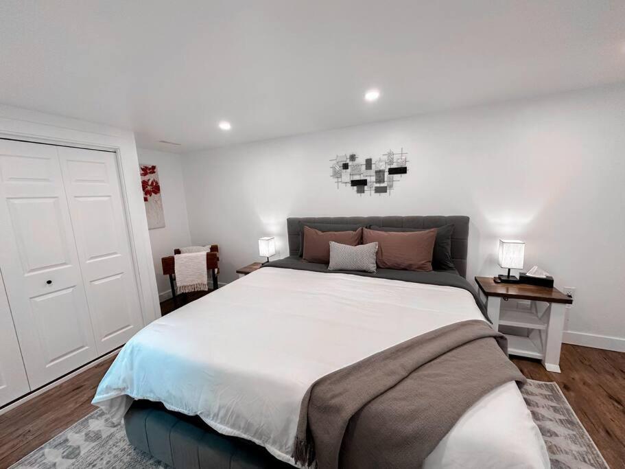 The Victoria Suite In Elora- King Bed 外观 照片